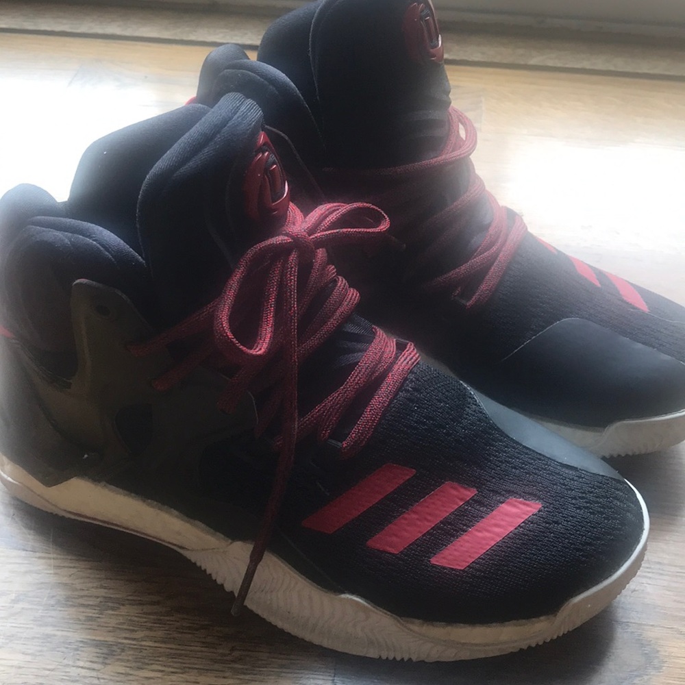 Adidas D Rose youth size 5 sneakers